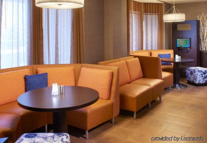 Courtyard Toledo Rossford/Perrysburg Hotel Restaurant billede